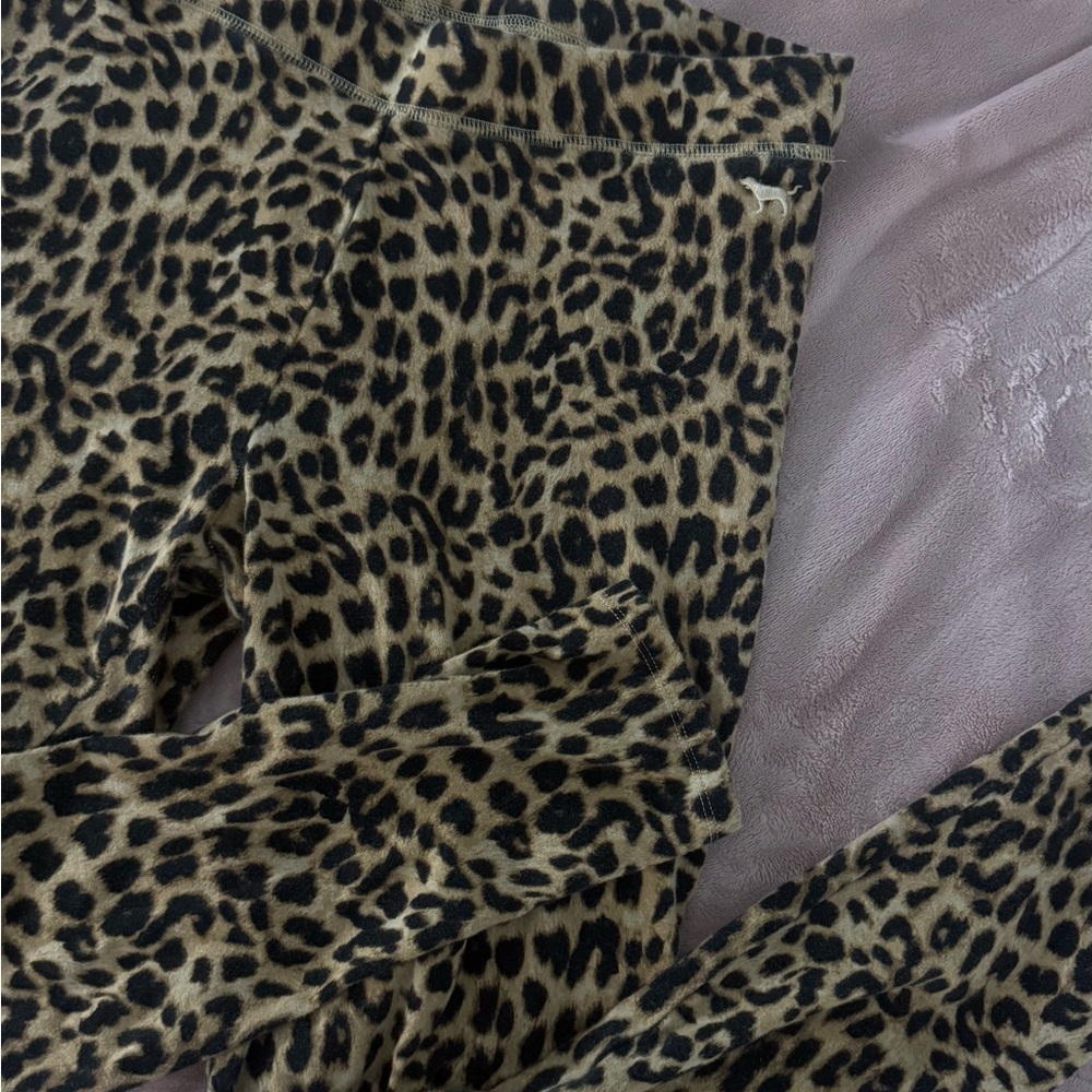 PINK Victoria's Secret Leopard Print Leggings in Tan and Black